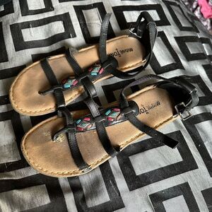 MINNETONKA Leather Southwestern Indian Sandals